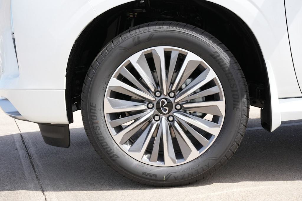 Thumbnail: 2026 INFINITI QX80 - 8