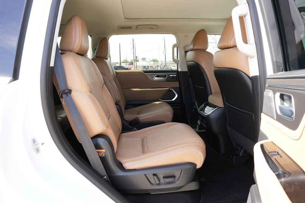 Thumbnail: 2026 INFINITI QX80 - 26