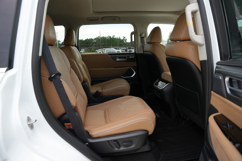 Thumbnail: 2027 INFINITI QX80 - 26