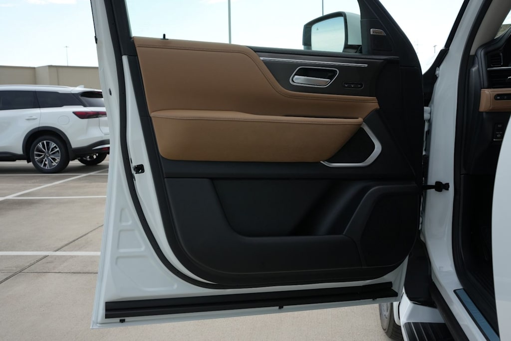 Thumbnail: 2027 INFINITI QX80 - 25