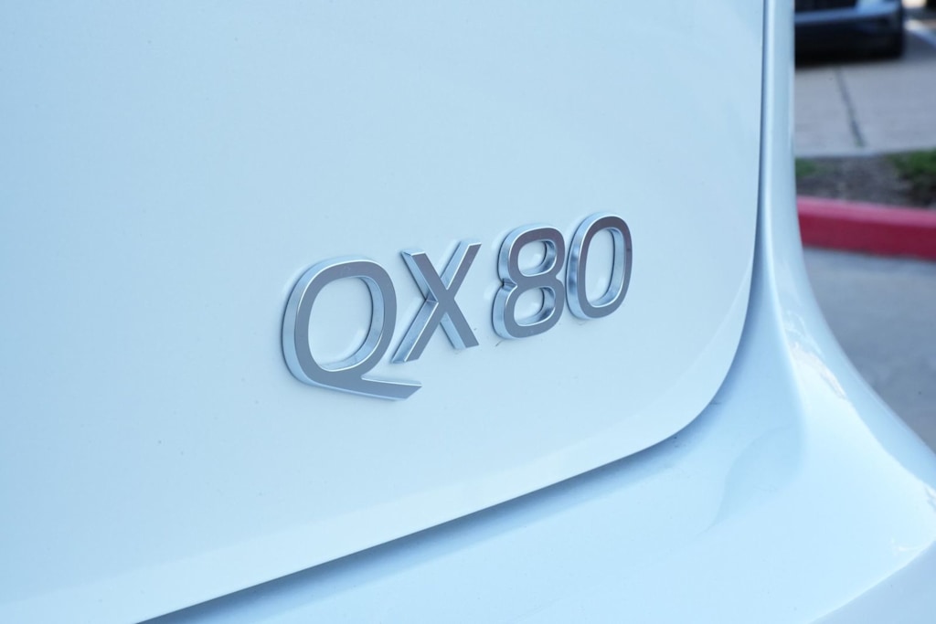 Thumbnail: 2026 INFINITI QX80 - 7