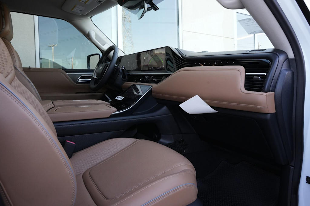 Thumbnail: 2026 INFINITI QX80 - 15