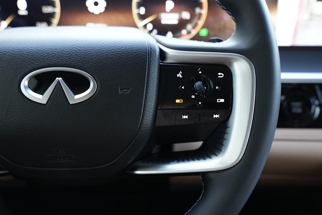 Thumbnail: 2026 INFINITI QX80 - 22