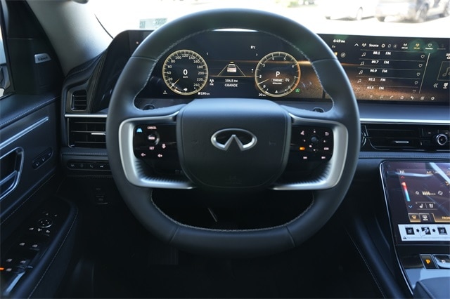 2025 INFINITI QX80 Luxe 10