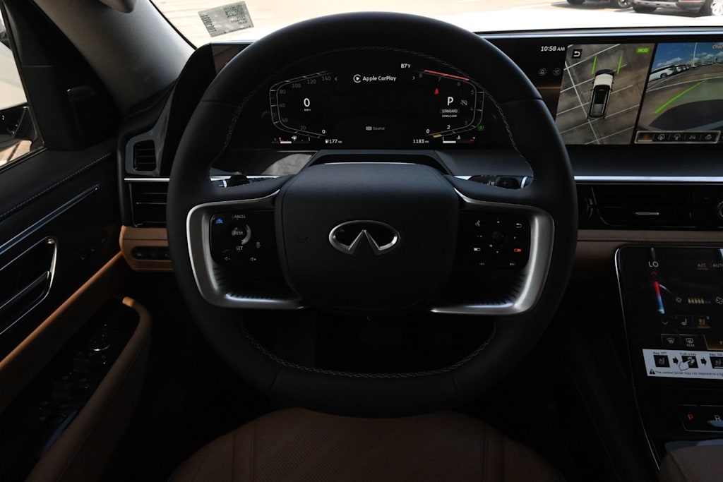 Thumbnail: 2026 INFINITI QX80 - 10