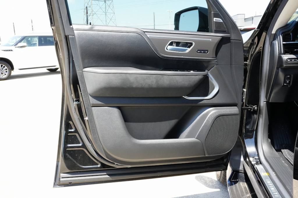 Thumbnail: 2025 INFINITI QX80 - 24