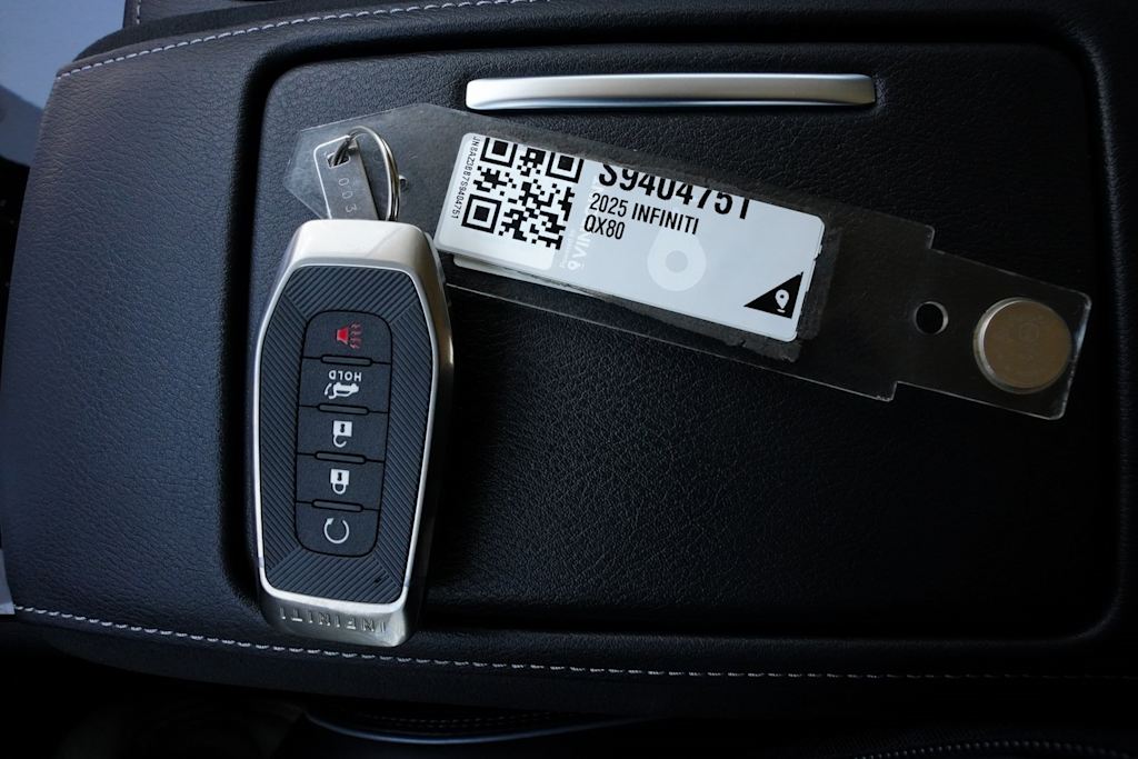 Thumbnail: 2025 INFINITI QX80 - 28