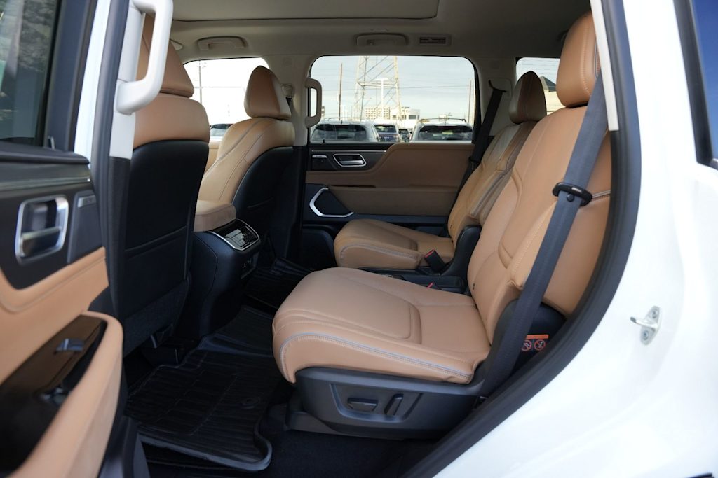 Thumbnail: 2026 INFINITI QX80 - 13