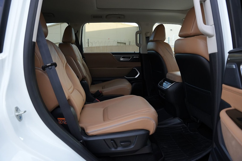 Thumbnail: 2026 INFINITI QX80 - 26