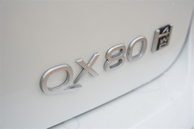 2025 INFINITI QX80 Luxe 7