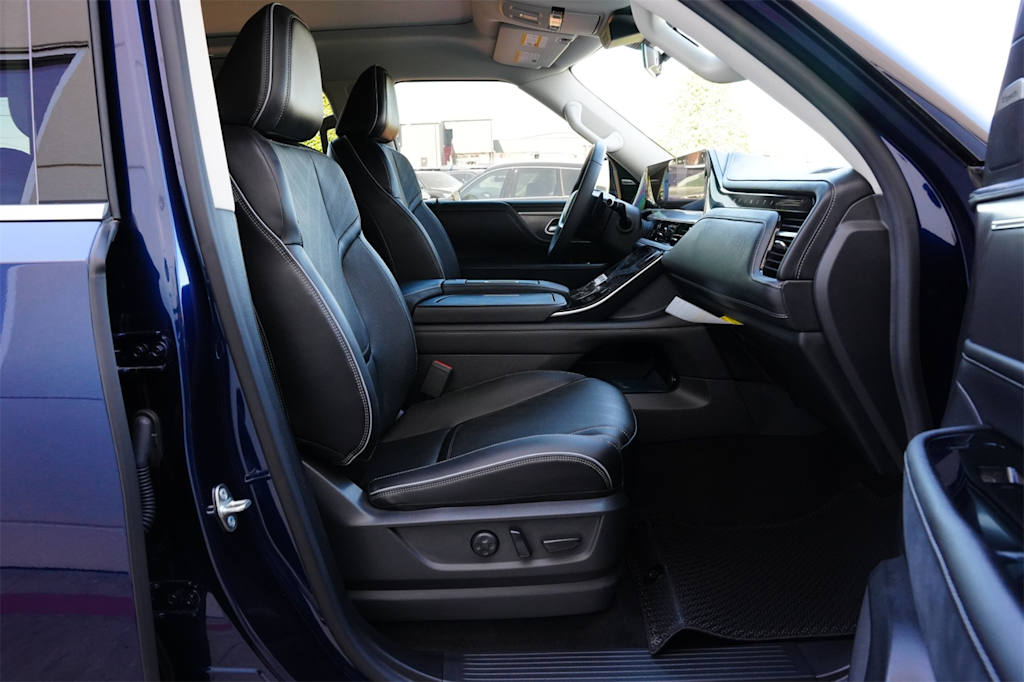 Thumbnail: 2025 INFINITI QX80 - 11