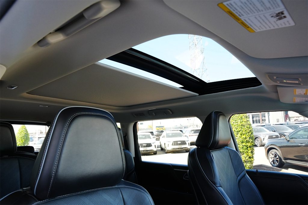 Thumbnail: 2025 INFINITI QX80 - 28