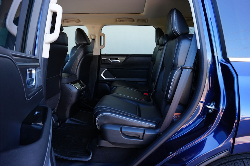 Thumbnail: 2025 INFINITI QX80 - 12