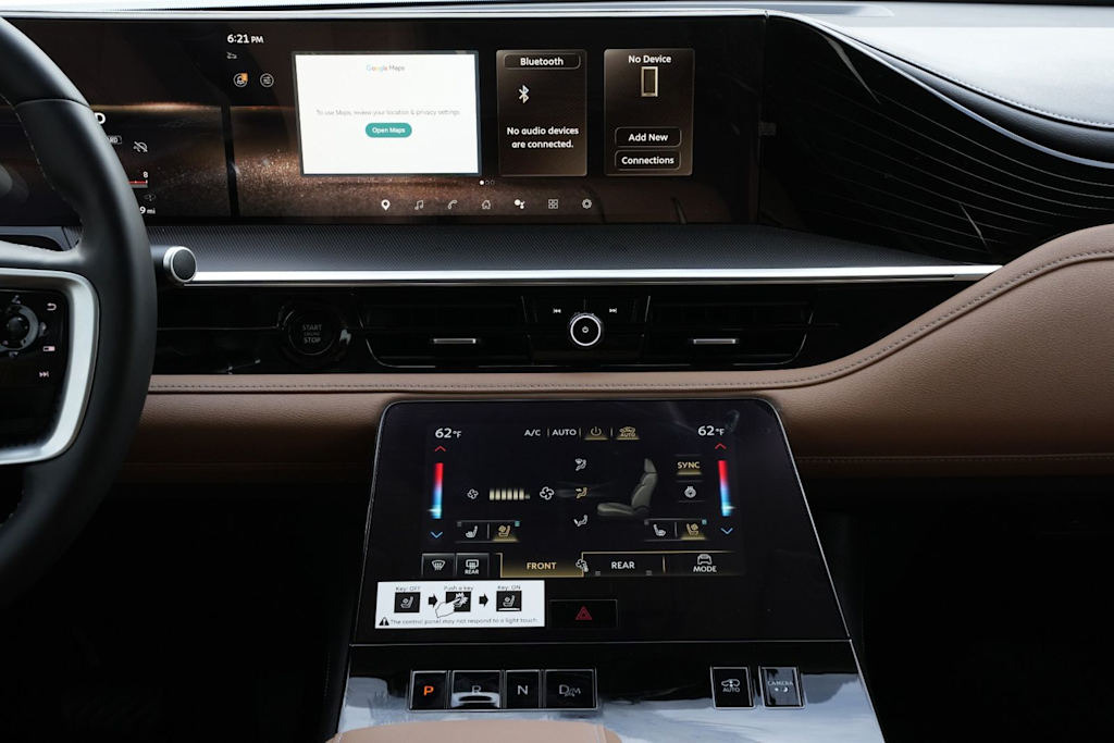 Thumbnail: 2026 INFINITI QX80 - 15