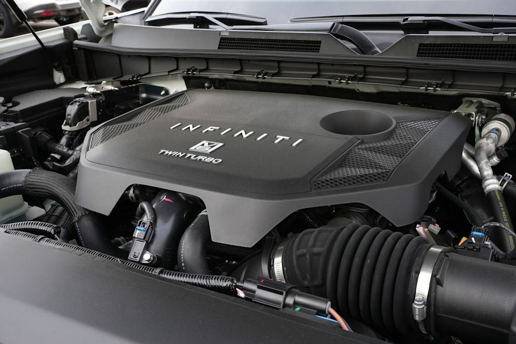 Thumbnail: 2026 INFINITI QX80 - 8