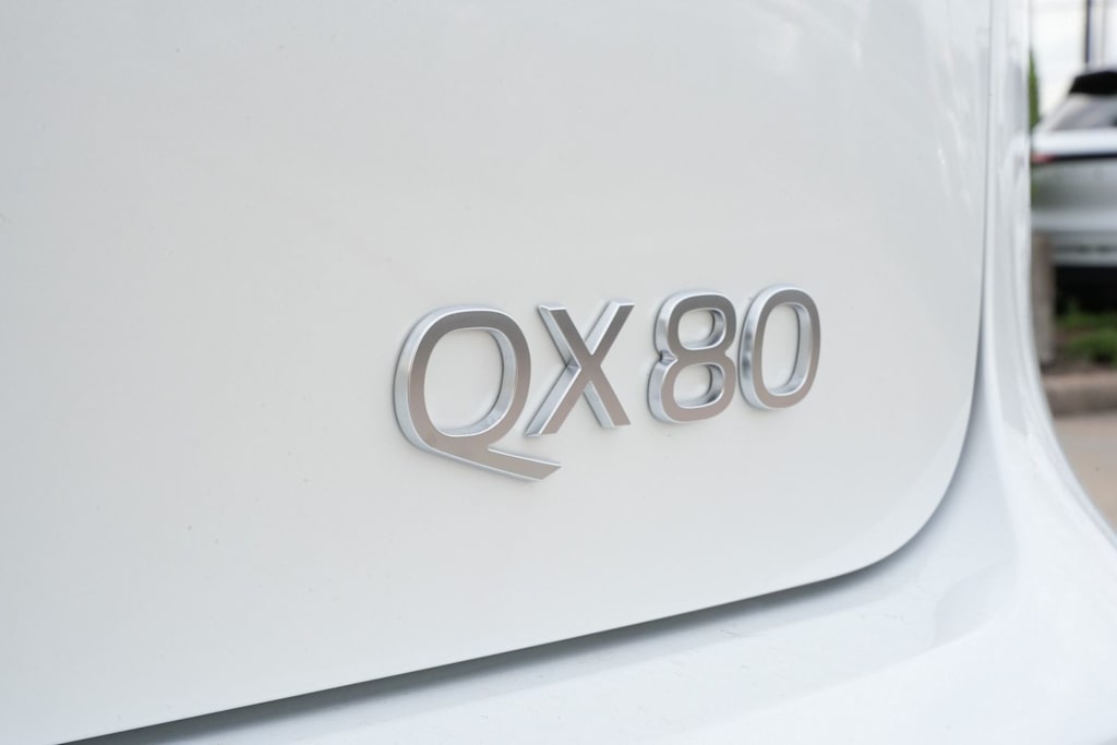 Thumbnail: 2026 INFINITI QX80 - 6