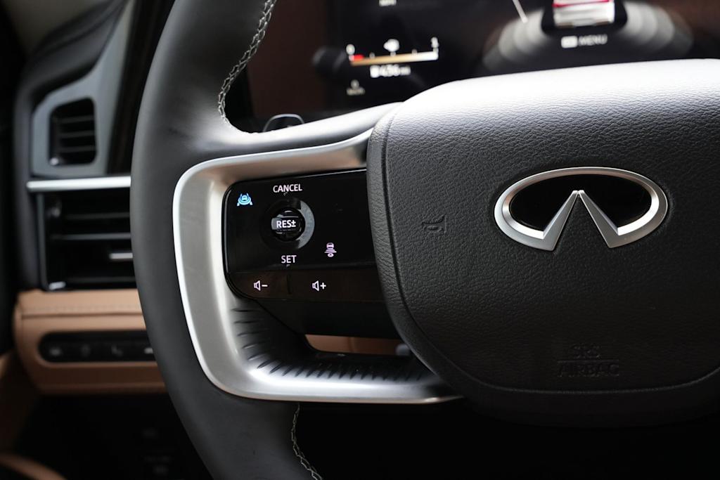 Thumbnail: 2026 INFINITI QX80 - 21
