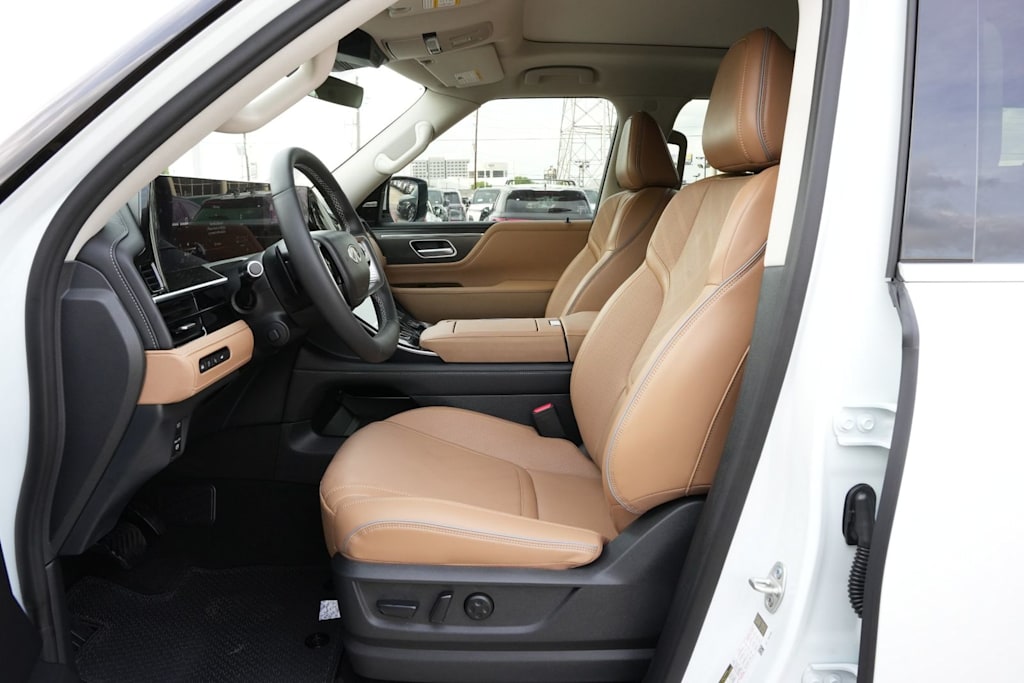 Thumbnail: 2026 INFINITI QX80 - 10