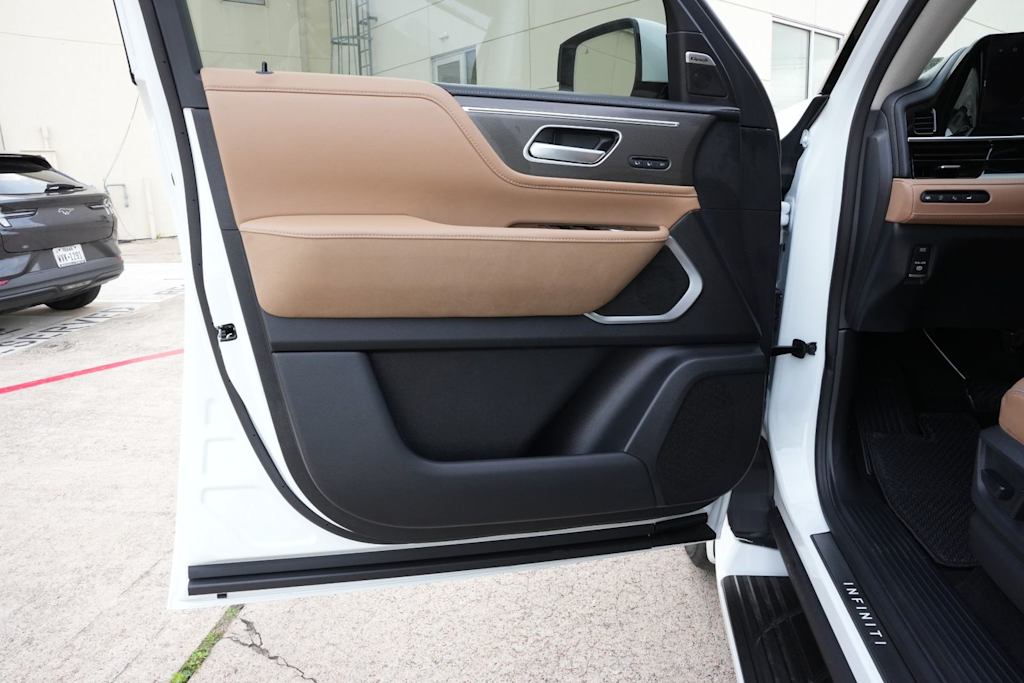 Thumbnail: 2026 INFINITI QX80 - 25