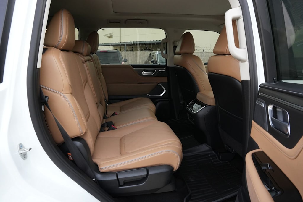 Thumbnail: 2026 INFINITI QX80 - 26