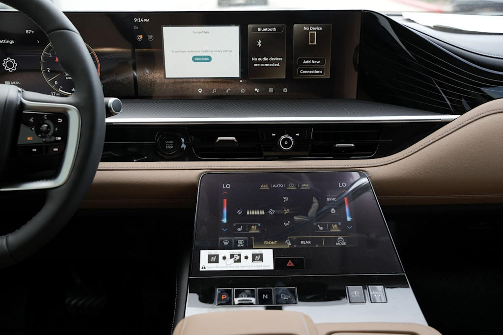 Thumbnail: 2026 INFINITI QX80 - 15