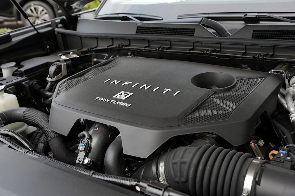 Thumbnail: 2026 INFINITI QX80 - 8