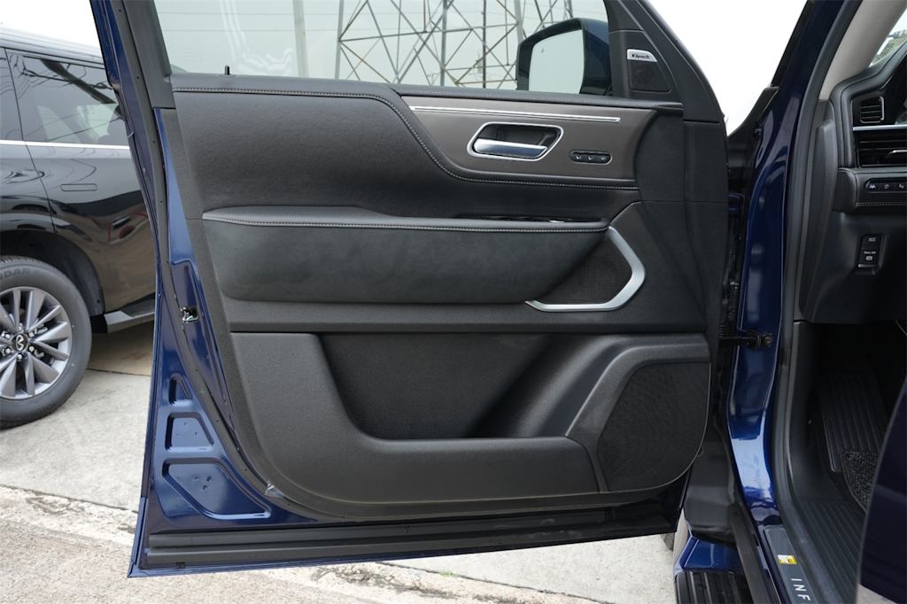 Thumbnail: 2025 INFINITI QX80 - 25