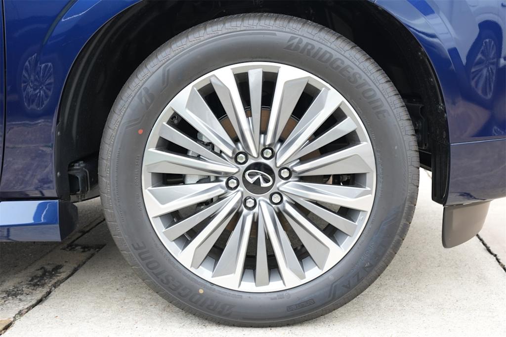 Thumbnail: 2025 INFINITI QX80 - 8