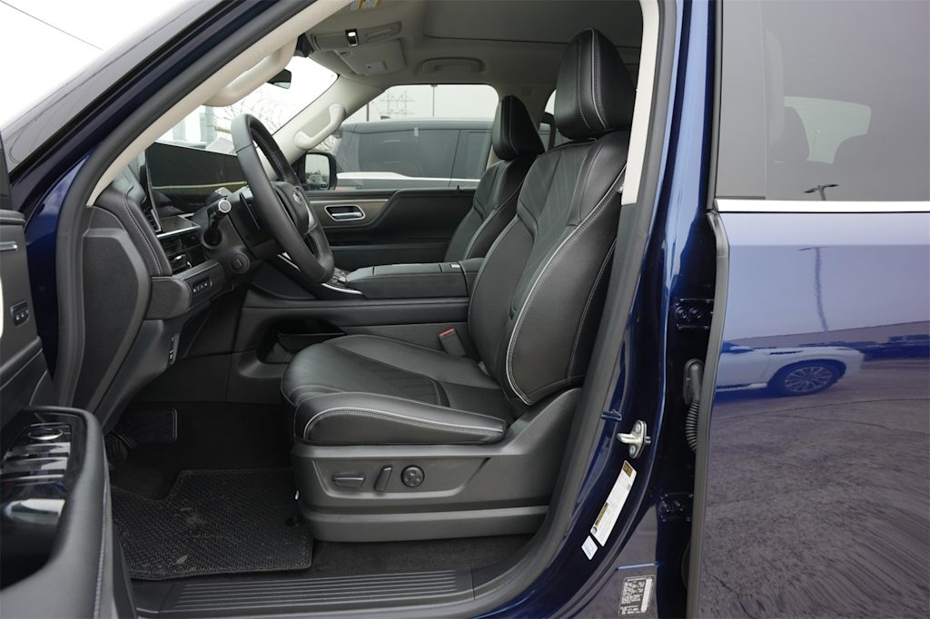 Thumbnail: 2025 INFINITI QX80 - 11