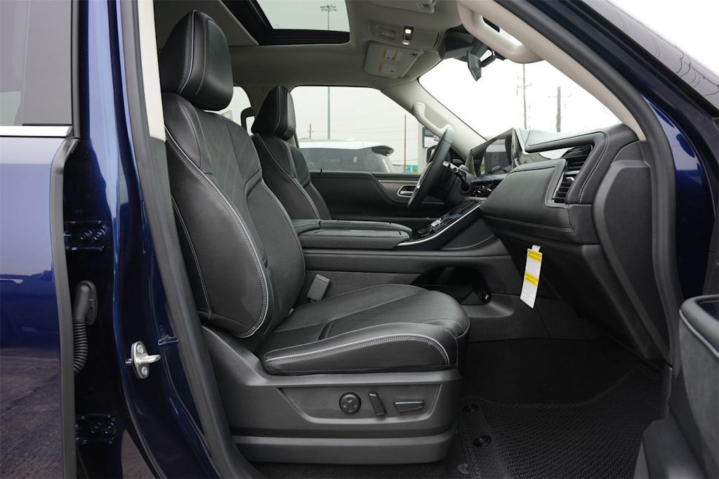 Thumbnail: 2025 INFINITI QX80 - 12