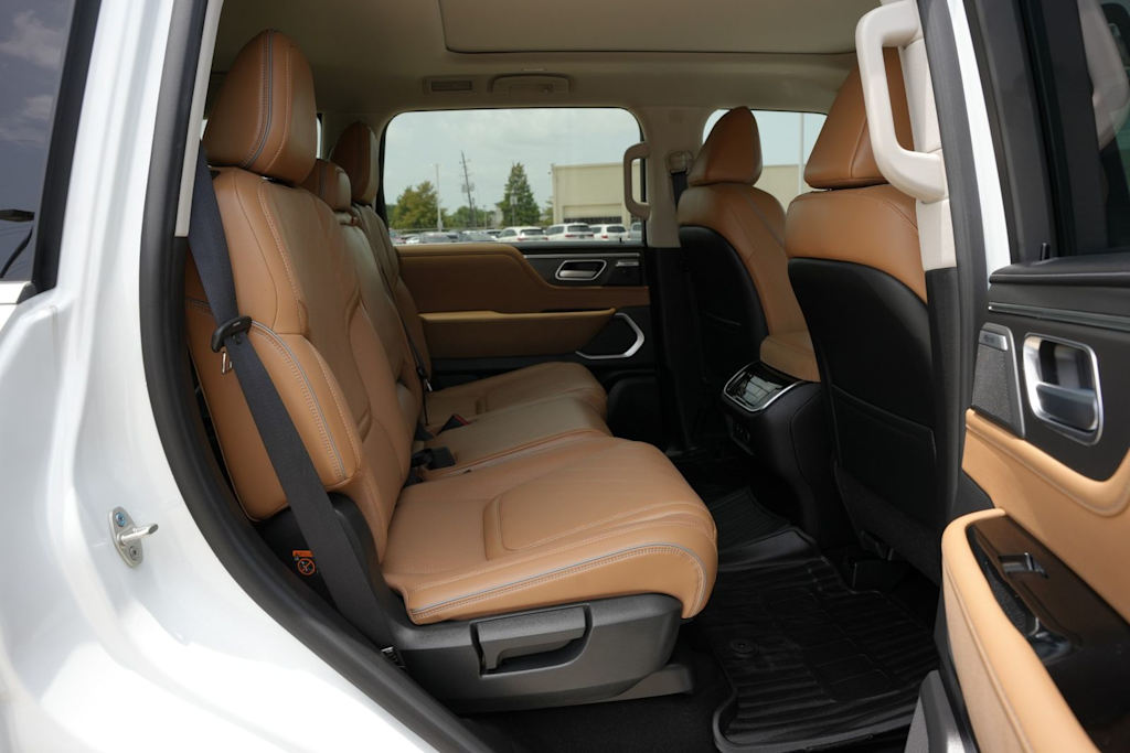 Thumbnail: 2026 INFINITI QX80 - 25