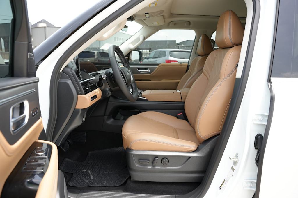 Thumbnail: 2026 INFINITI QX80 - 9