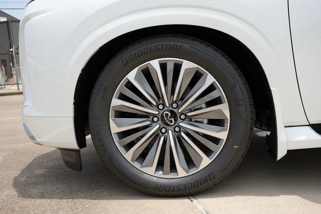 Thumbnail: 2026 INFINITI QX80 - 7