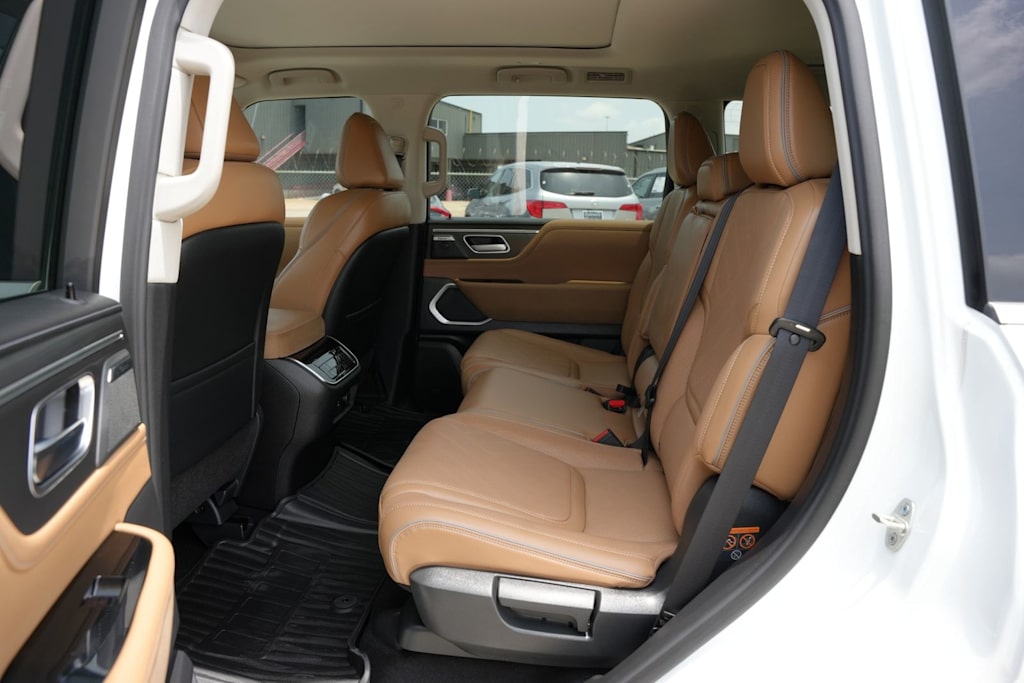 Thumbnail: 2026 INFINITI QX80 - 11