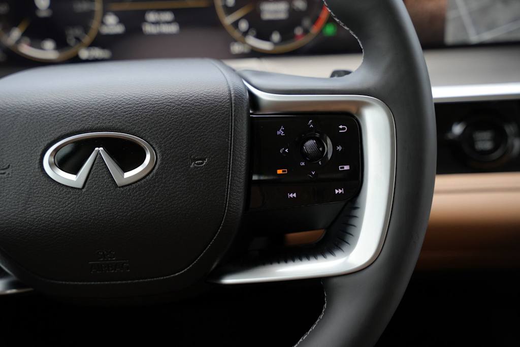 Thumbnail: 2026 INFINITI QX80 - 21