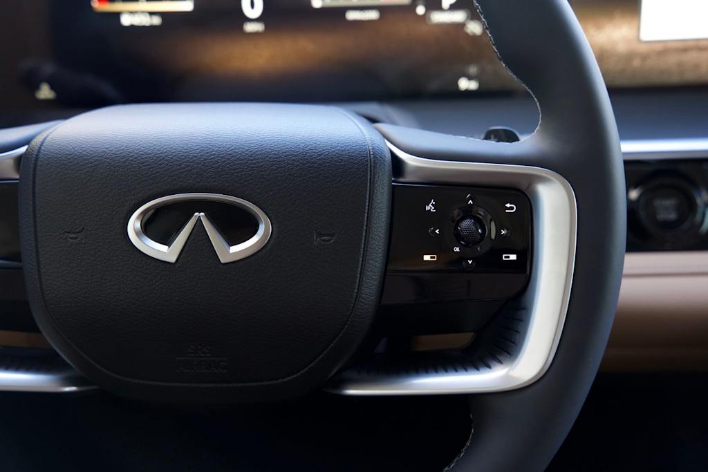Thumbnail: 2026 INFINITI QX80 - 21
