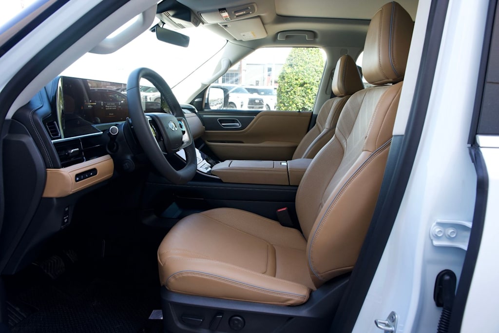 Thumbnail: 2026 INFINITI QX80 - 10
