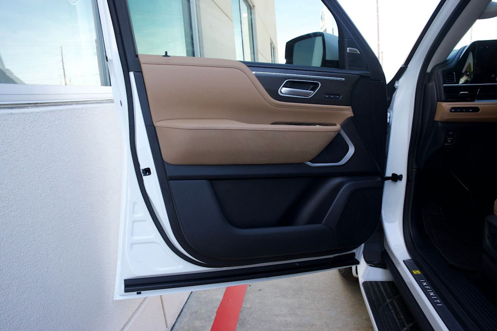 Thumbnail: 2026 INFINITI QX80 - 22