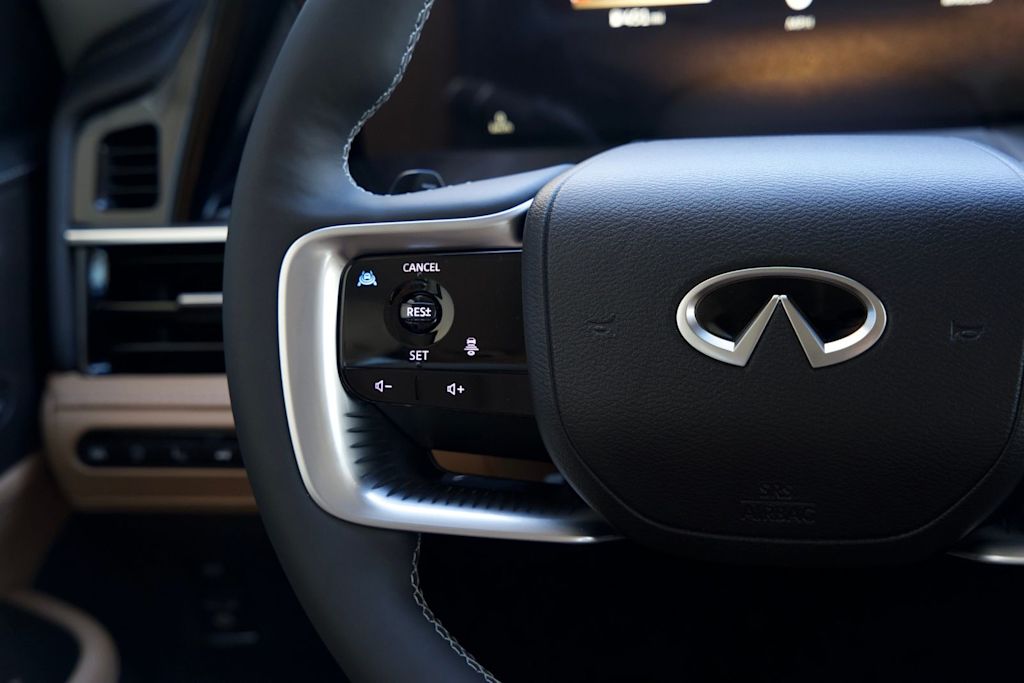 Thumbnail: 2026 INFINITI QX80 - 20