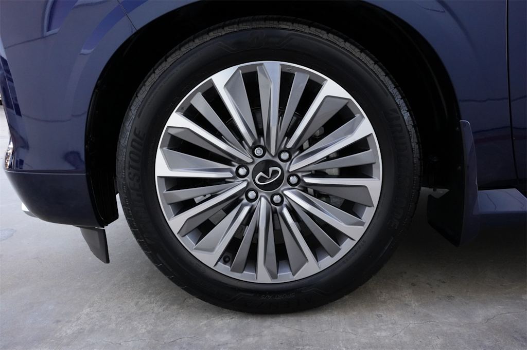 Thumbnail: 2025 INFINITI QX80 - 8