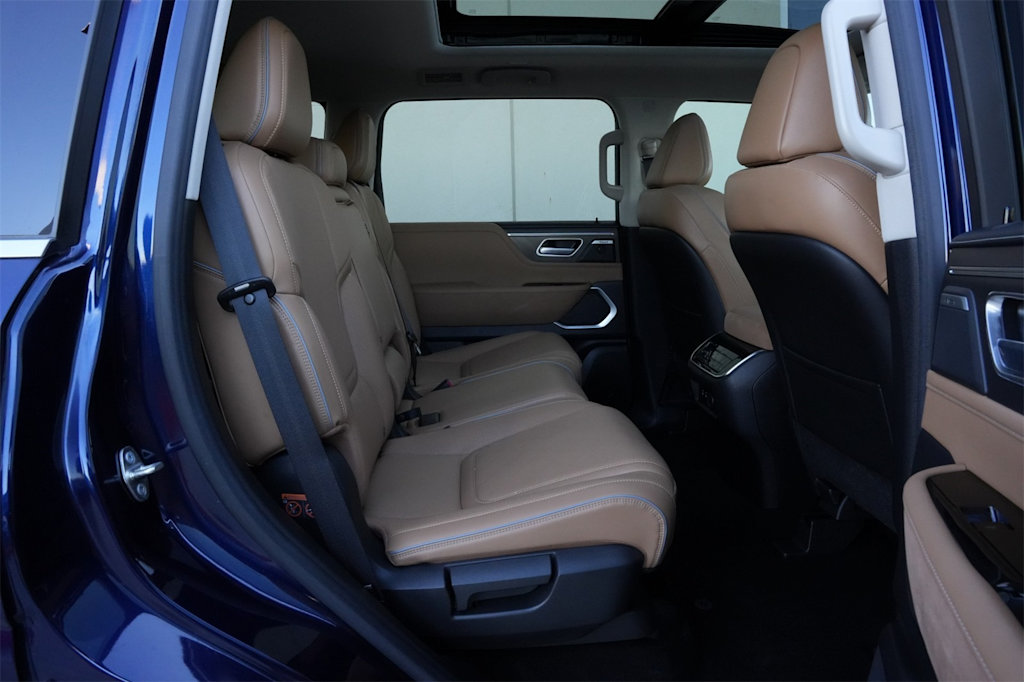 Thumbnail: 2025 INFINITI QX80 - 27