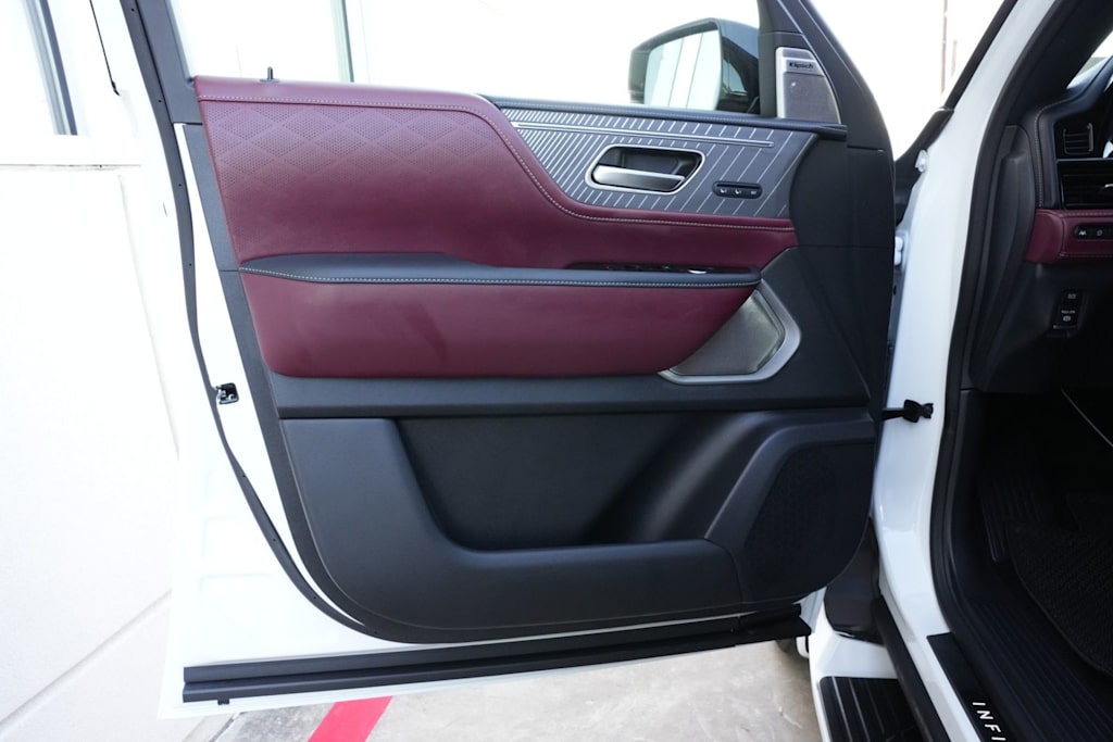 Thumbnail: 2026 INFINITI QX80 - 24