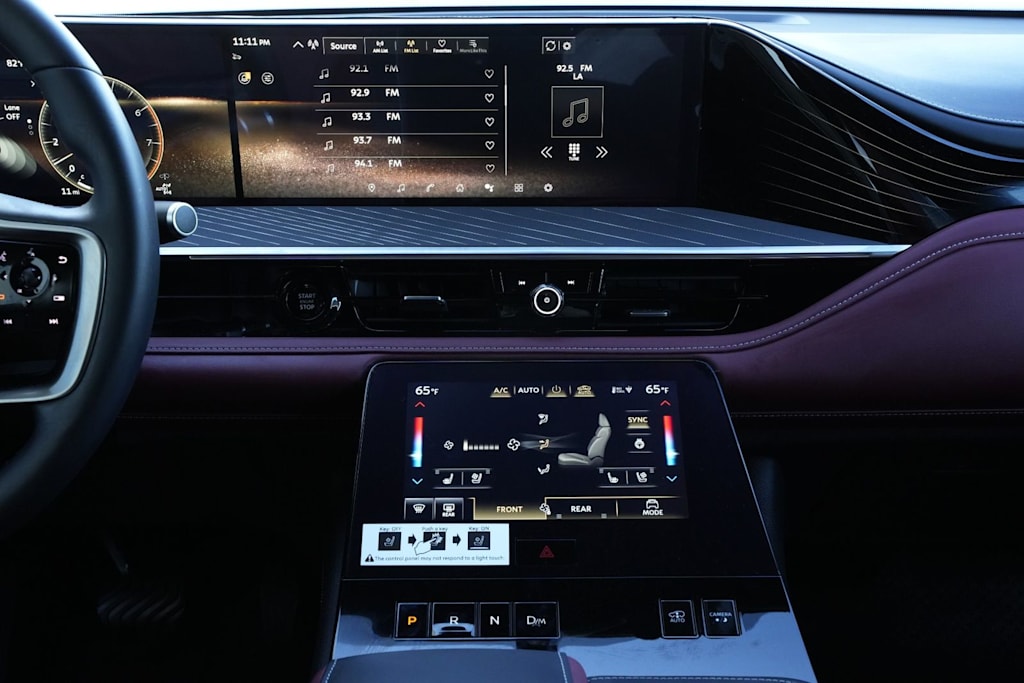 Thumbnail: 2026 INFINITI QX80 - 15