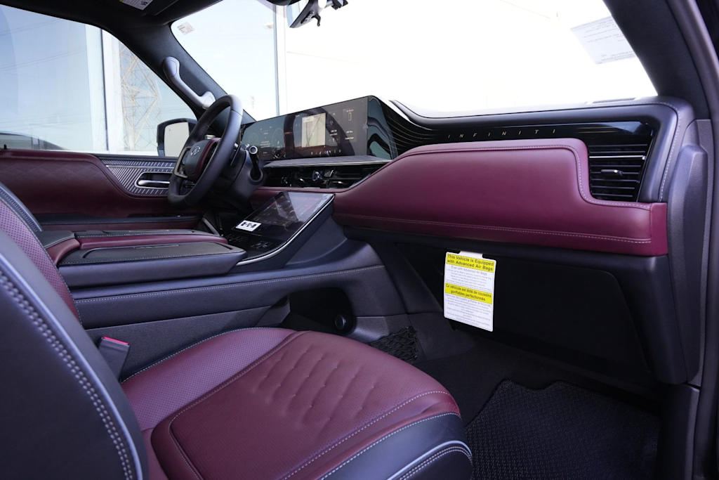 Thumbnail: 2026 INFINITI QX80 - 15