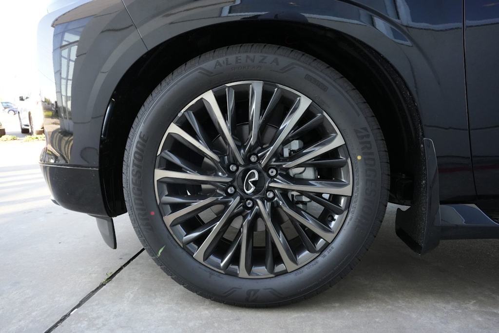 Thumbnail: 2026 INFINITI QX80 - 8