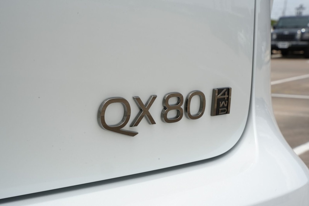 Thumbnail: 2026 INFINITI QX80 - 6