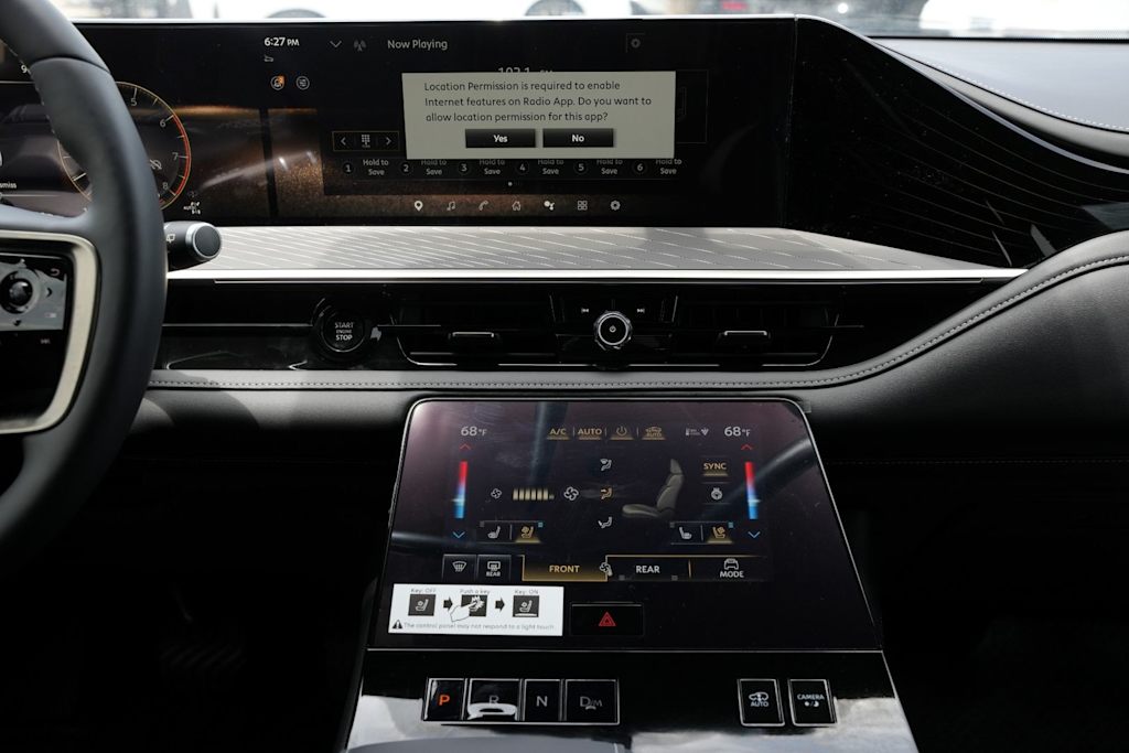 Thumbnail: 2026 INFINITI QX80 - 15