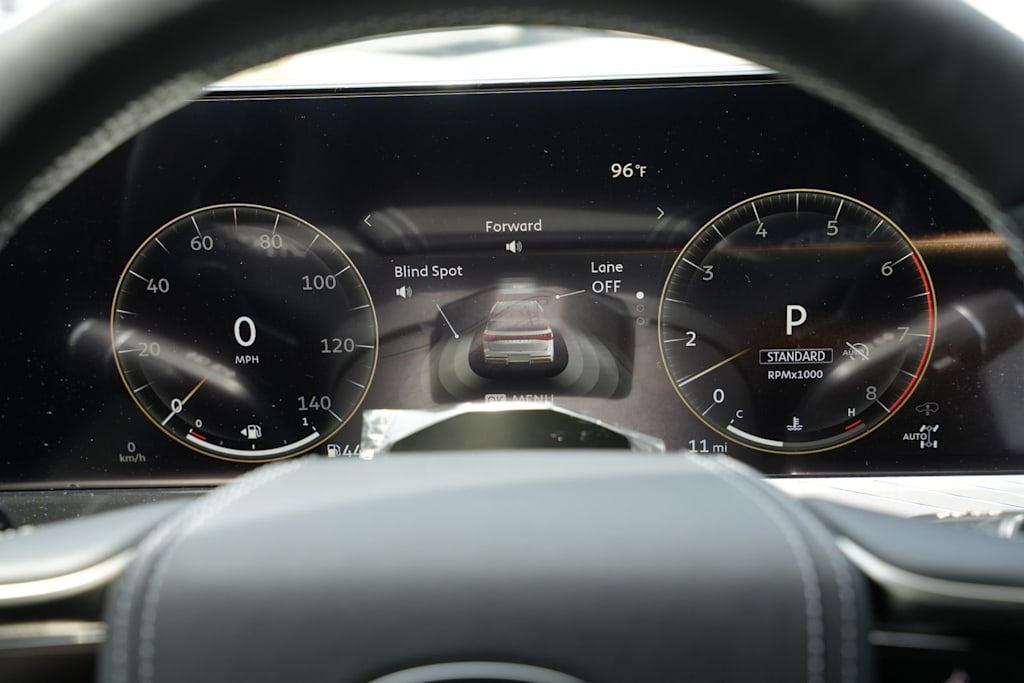 Thumbnail: 2026 INFINITI QX80 - 16