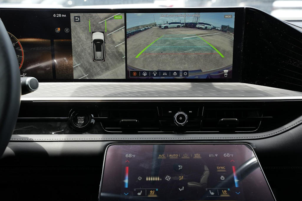 Thumbnail: 2026 INFINITI QX80 - 22
