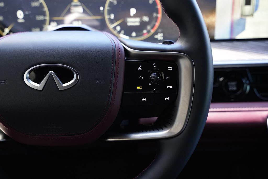 Thumbnail: 2026 INFINITI QX80 - 21